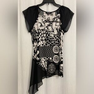 Dusak Designs Black and White Floral Top